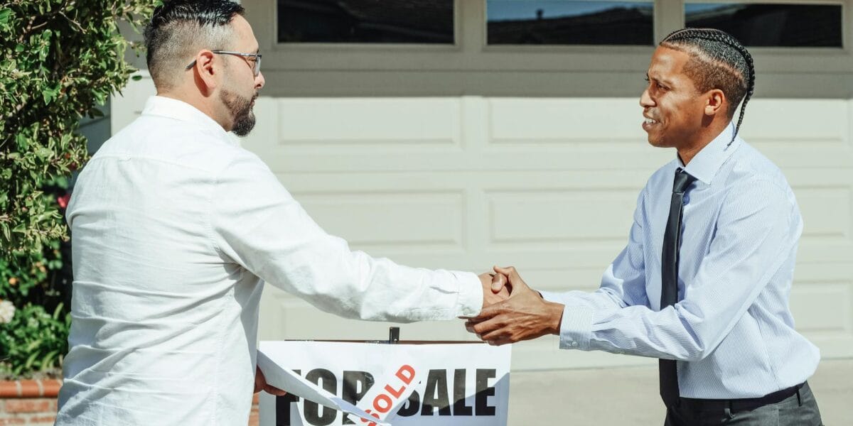 Einwand entschärfen mit Commitment-Fragen statt Erklären